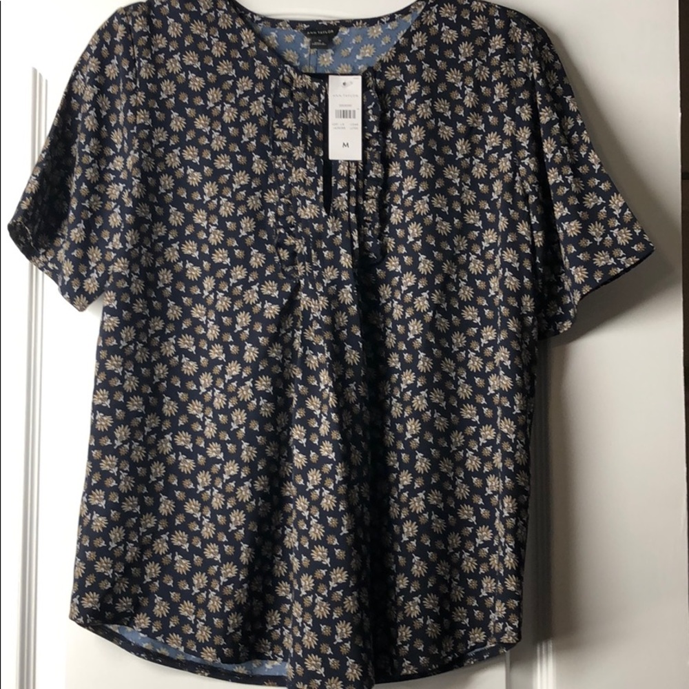 NWT Ann Taylor Floral Short Sleeved Blouse